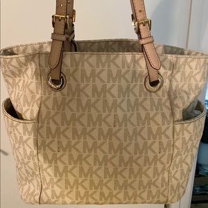 Michael Kors purse